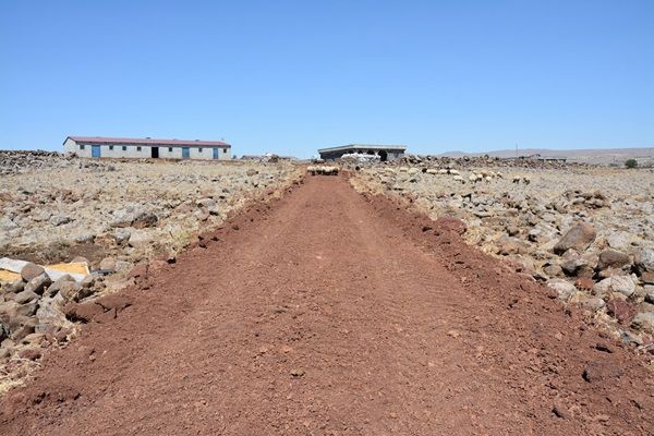 KIRSALDA YOL YAPIM ÇALIŞMALARI SÜRÜYOR