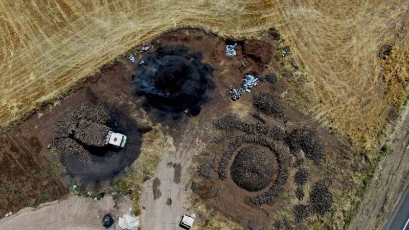 Diyarbakır Sıcağında Mangal Kömürü Üretimi 