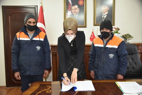 SİVEREK’TE KADROYA GEÇEN TAŞERON İŞÇİLERE REKOR ZAM