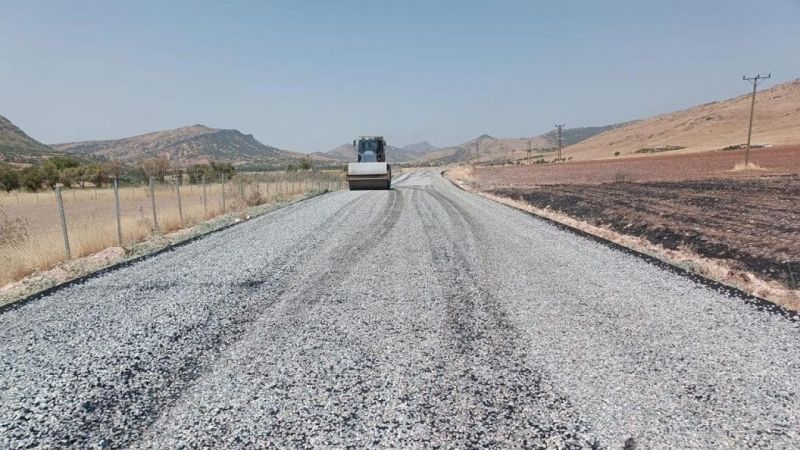 İki İlçe Arasında Köprü Olan Yolu Onardılar 