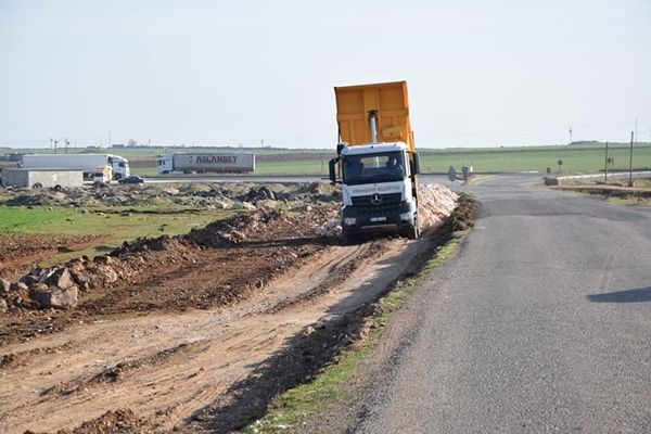 Viranşehir Belediyesi Osb Yolunu  Genişletiyor