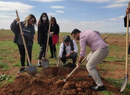 Deva Partisi’nden Kadınlar Gününde Anlamlı Hareket