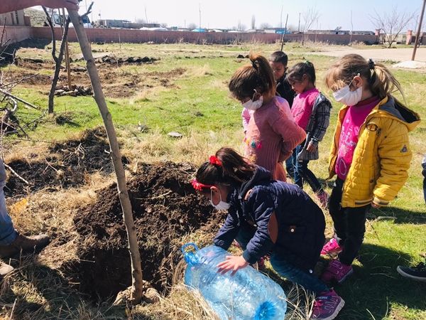 Siverek’te ‘Bende Geleceğe Bir Ağaç Bırakıyorum Projesi’