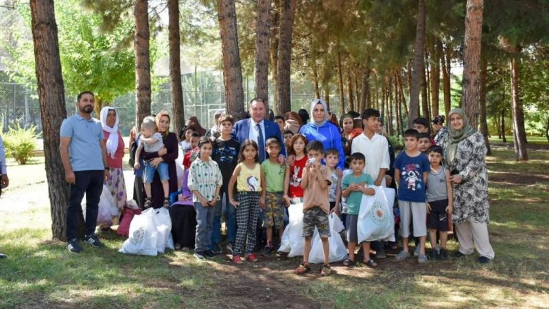 Belediyeden 22 Aileye Giysi Desteği