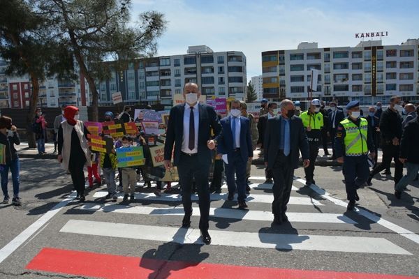 Yaya Geçitlerinde ‘Kırmızı Çizgi’ Dönemi Başladı