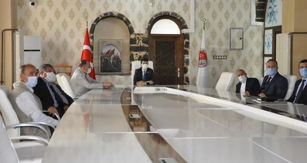 SİVEREK’TE ‘MADDE BAĞIMLILIĞI İLE MÜCADELE’ TOPLANTISI GERÇEKLEŞTİRİLDİ