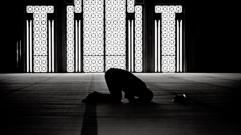 NAMAZ, TEMİZ BİR NEHİR GİBİDİR