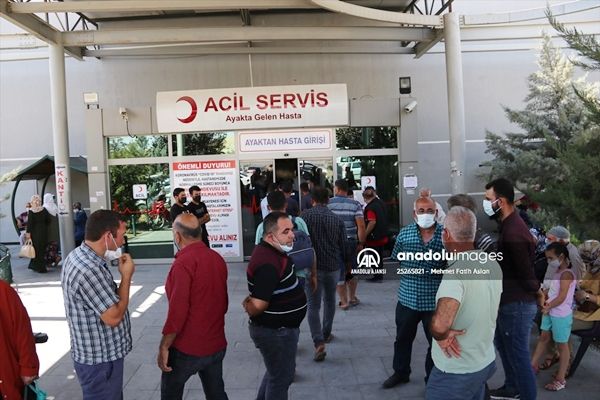 ŞANLIURFA’DA HASTANEDE MASKE TAKMAMA KAVGASI: 9 YARALI