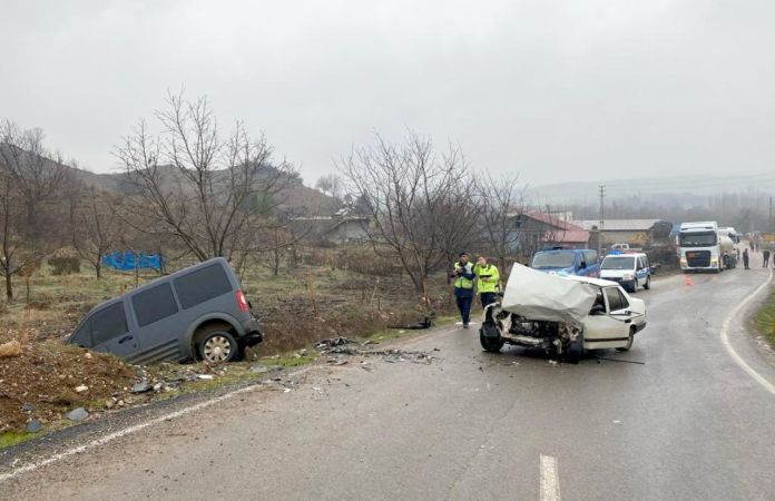 Korkutan Trafik Kazası: 4 Yaralı