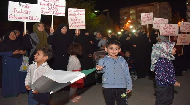 İSRAİL’İN SALDIRILARI PROTESTO EDİLDİ