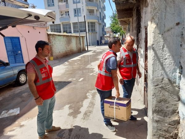 Yeniden Refah Partisi Siverek’te Ailelere Kumanya Dağıttı