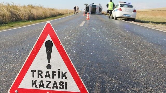 Diyarbakır Siverek Kara Yolunda Meydana Gelen Trafik Kazasında 1 Kişi Öldü, 5 Yaralandı