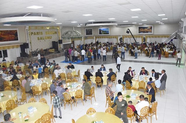 Siverek İyilik Sensin Derneği Tarafından Verilen iftar Yemeğinde 600 Kişi Bir Araya Geldi