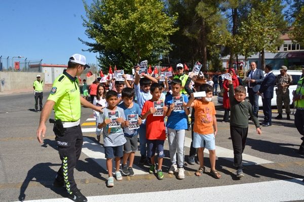 SİVEREK’TE ”HAYATA SAYGI DURUŞU” ETKİNLİĞİ DÜZENLENDİ