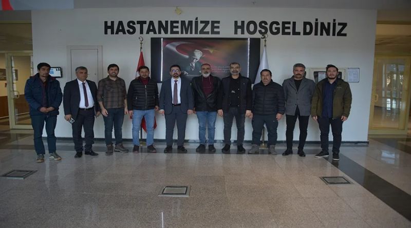 Hastane yönetimi gazetecileri kahvaltıda ağırladı