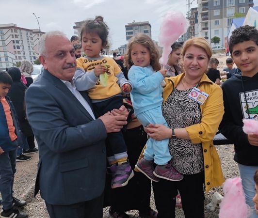 Siverekli Dernekler Adıyamanlı Çocukların Yüreğine Dokundu