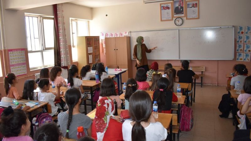 Yaz Okulu Öğrencileri Hem Eğleniyor Hem Öğreniyor