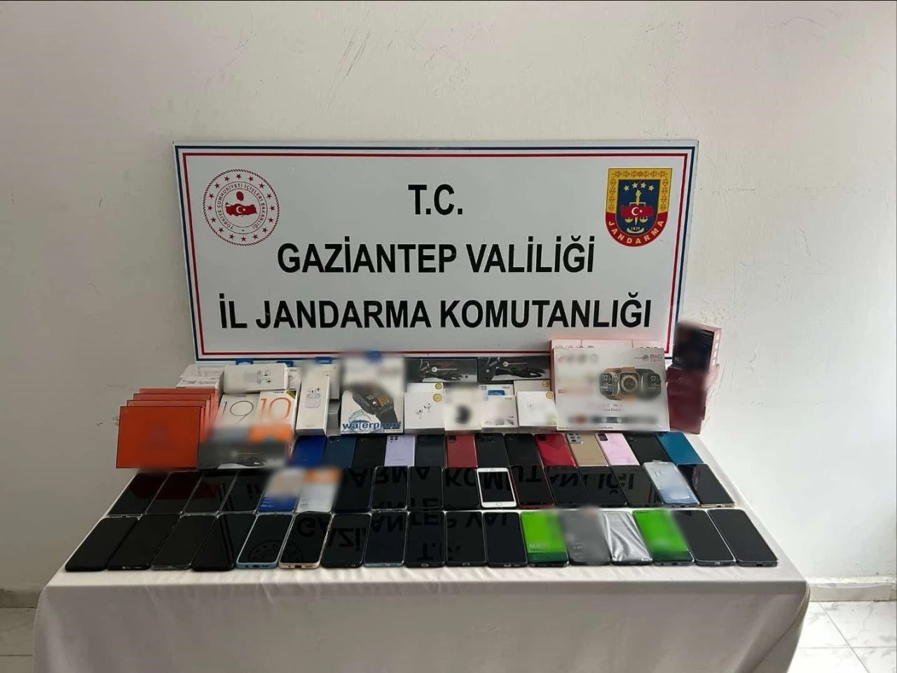 1 Milyon 250 Bin TL Değerinde Kaçak Malzeme Ele Geçirildi