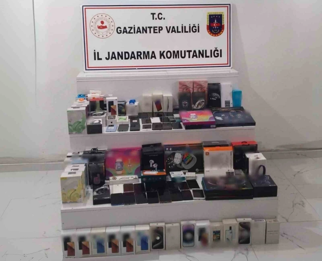 1 Milyon TL Değerinde Kaçak Elektronik Eşya Ele Geçirildi