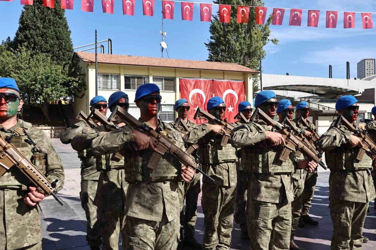  29 Ekim Cumhuriyet Bayramı Kutlamalarında Jandarma Özel Harekat Timlerinden Nefes Kesen Gösteri