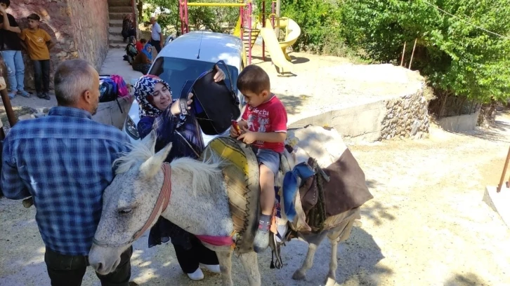 3 Bin Rakımda Köy Öğrencilerinin Okul Heyecanına Ortak Oldular