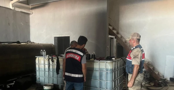  6 Bin 400 Litre Kaçak Akaryakıt Ele Geçirildi