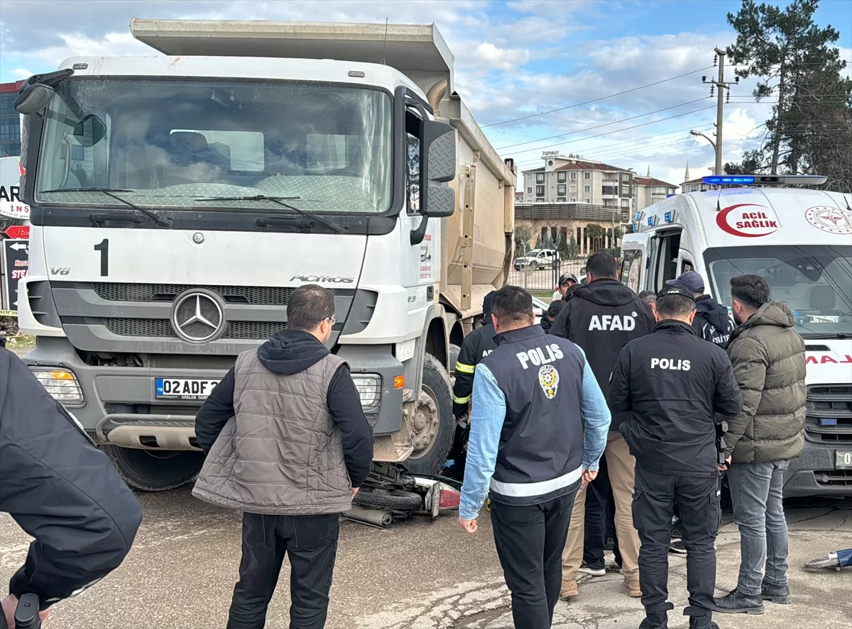 Adıyaman'da Kamyonun Çarptığı Motosiklet Sürücüsü Hayatını Kaybetti