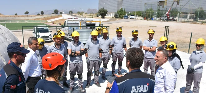 AFAD Gönüllülerine Arama Kurtarma ve İlk Yardım Eğitimi Veriliyor