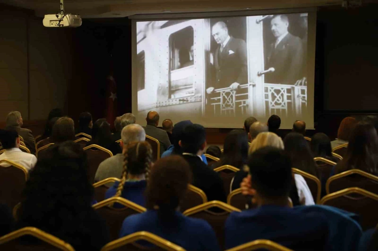 Atatürk'ü Anma Töreni: Gelecek Nesillerin Rehberi Büyük Lider Anıldı