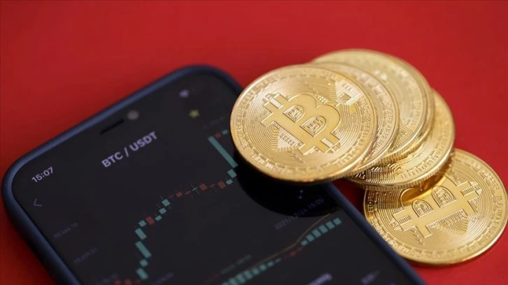 Bitcoin'in Fiyatı 63 Bin Dolara Yaklaştı