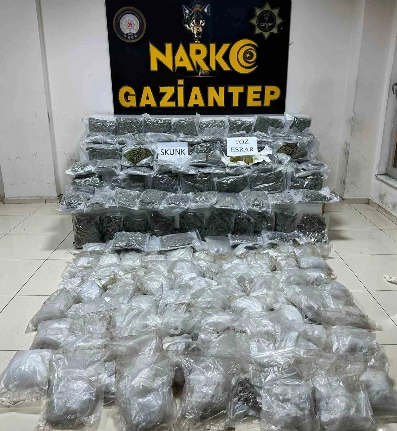 Büyük Uyuşturucu Operasyonu: 86 Kilo Skunk ve 37 Kilo Metamfetamin Ele Geçirildi