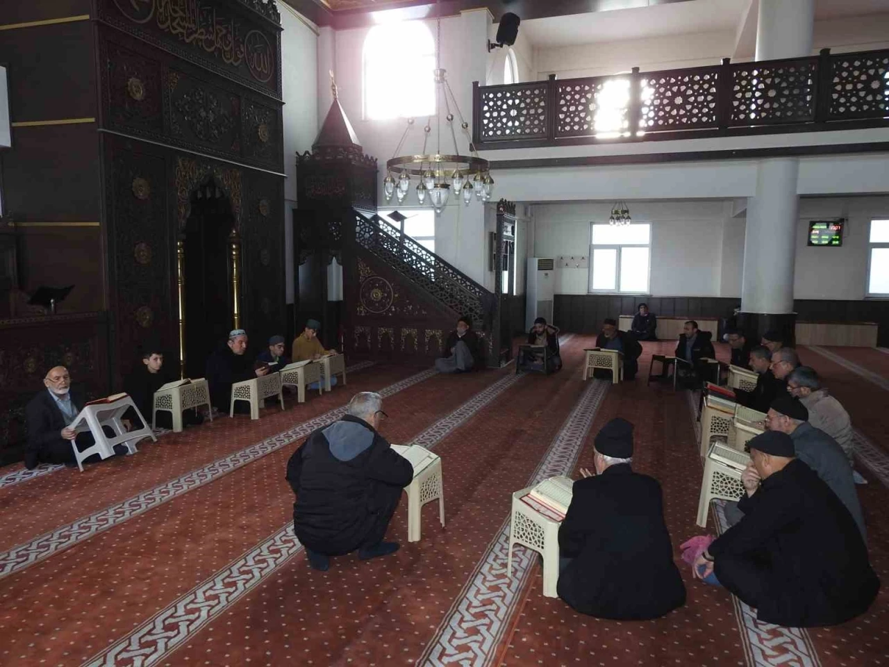 Camilerde Mukabele Geleneği Yaşatılmaya Devam Ediyor