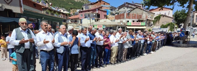 Çelikhan'da Heniyye İçin Gıyabi Cenaze Namazı Kılındı