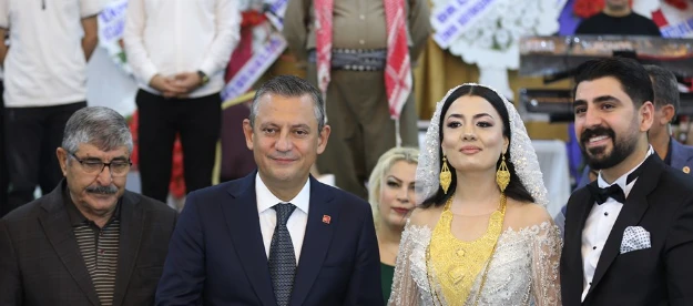 CHP Lideri Özgür Özel Mardin'de Nikah Şahidi Oldu