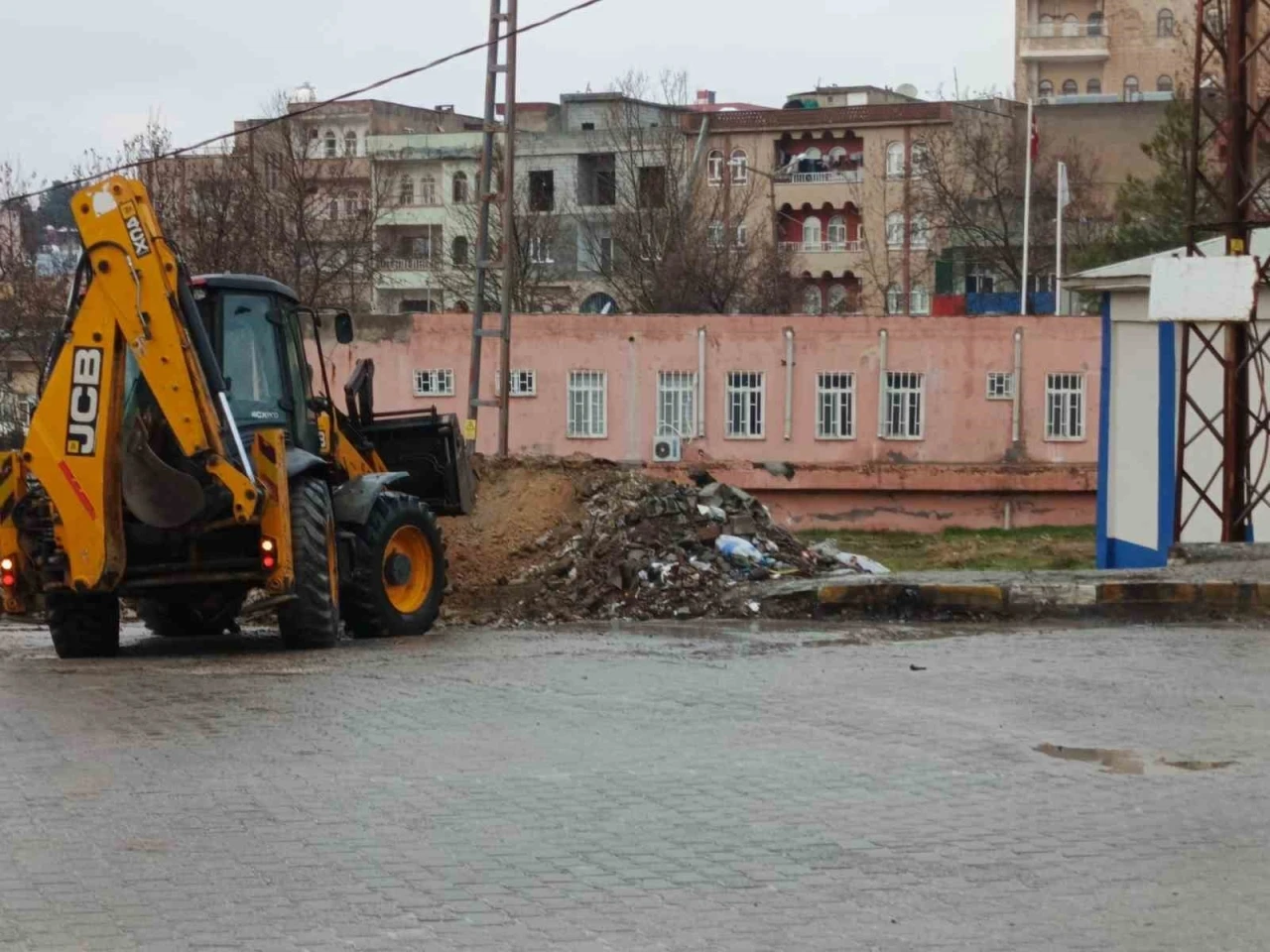 Çöpler Krize Dönüştü: Büyükşehir Belediyesi Müdahale Etti