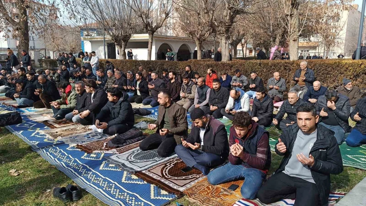 Cuma Namazı Öncesi Yağmur Duası Yapıldı