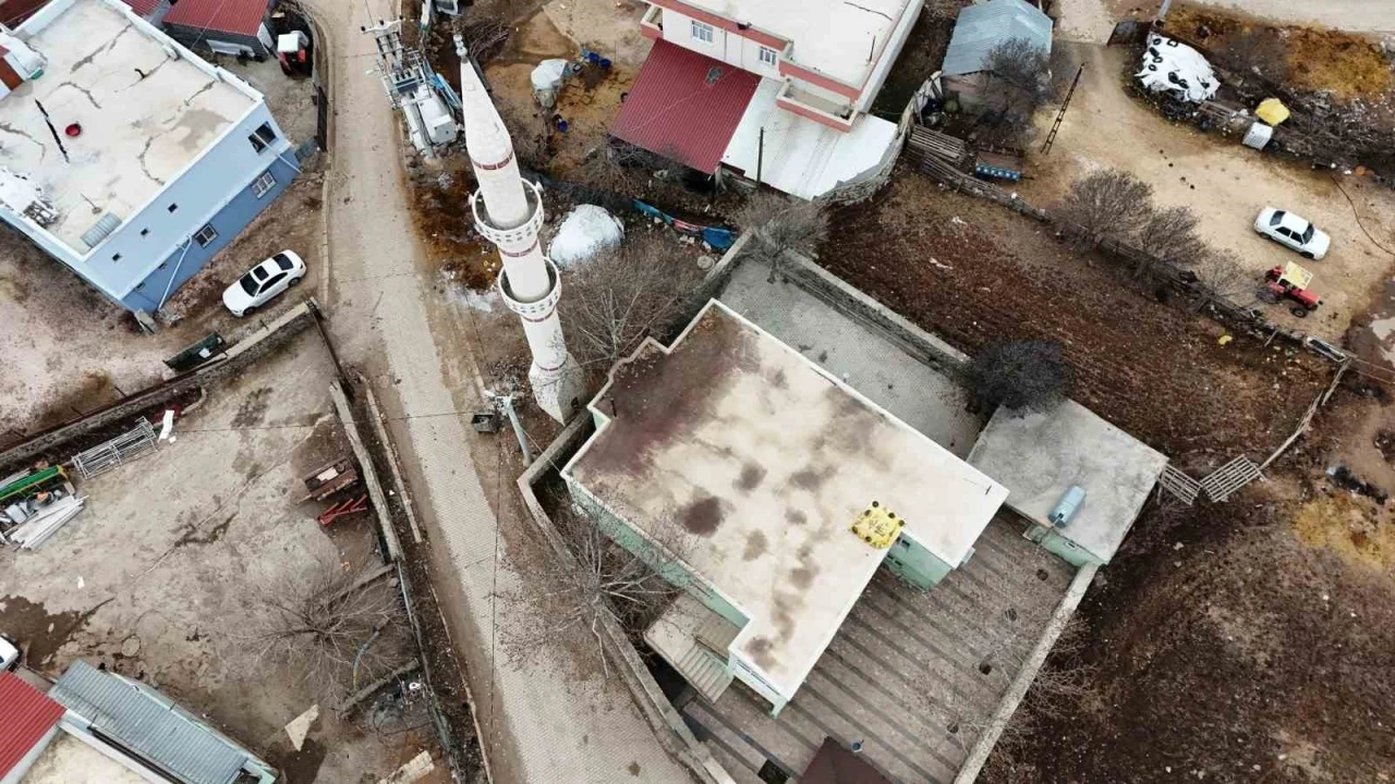 Depremde Hasar Gören Camii İçin Mahalle Sakinlerinden Yeni Yer Talebi