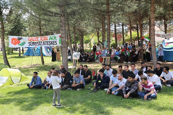 Diyarbakır'da "Gazze Dayanışma Çadırı" Kuruldu: Üniversite Öğrencilerinden Büyük Destek
