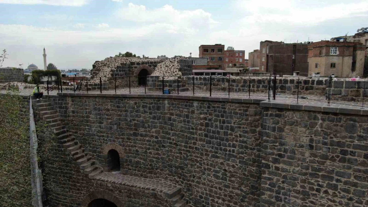 Diyarbakır Surları’nın Bazı Burçları Kiraya Verildi: Turizmi Nasıl Etkileyecek?