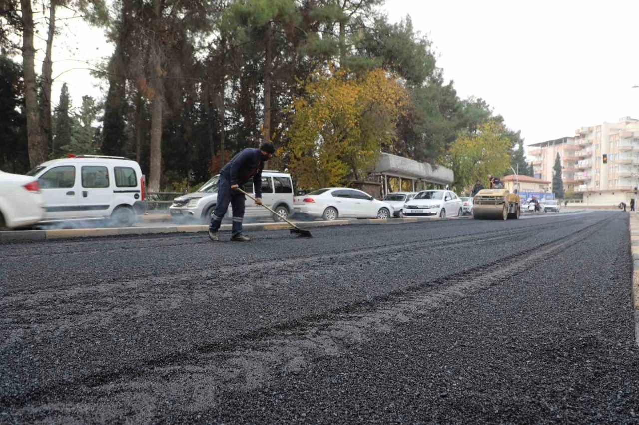 Ekipler Yol Yapımına Devam Ediyor