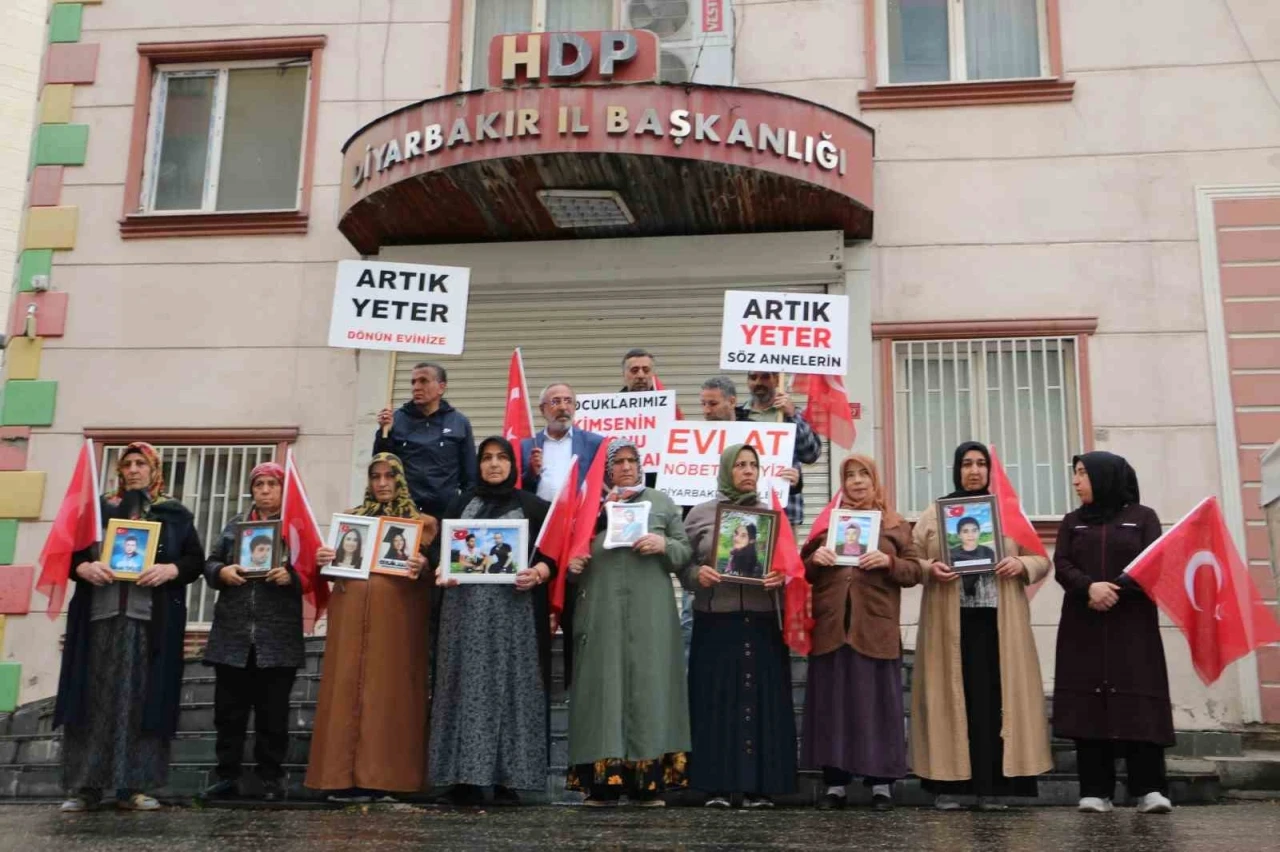 Evlat Nöbetine Bir Aile Daha Katıldı!