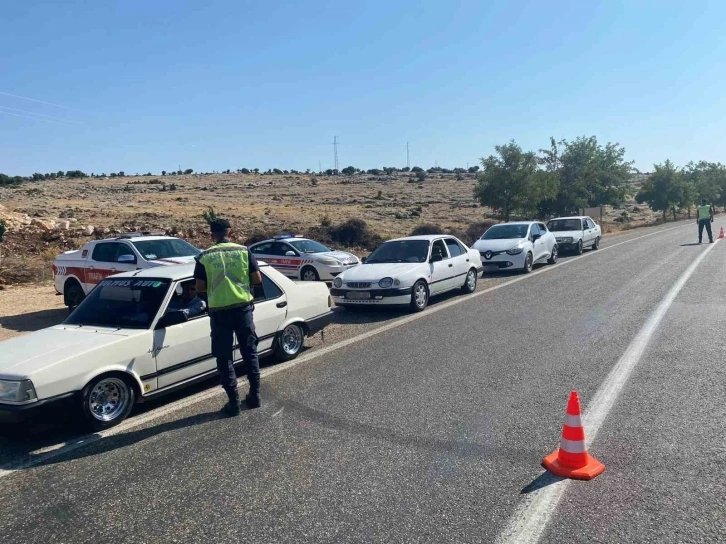 Gaziantep’te Emniyet Kemeri Denetiminde 20 Sürücüye Ceza Kesildi