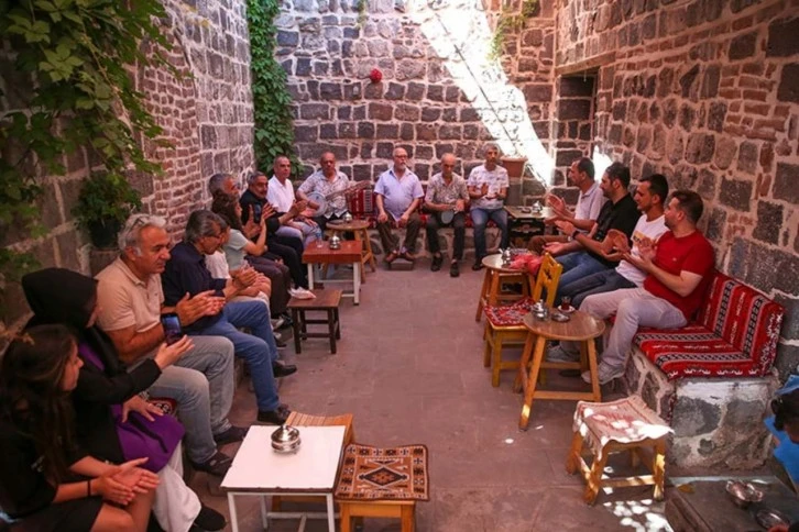 Gönüllü Seslerle Canlanan Diyarbakır Türküleri
