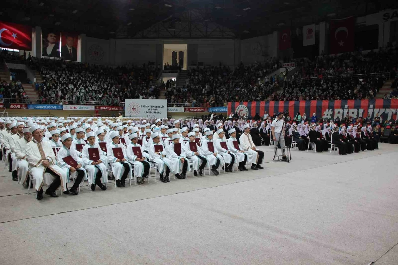 Hafızlık İcazet Töreninde 227 Öğrenci Duygusal Anlar Yaşattı