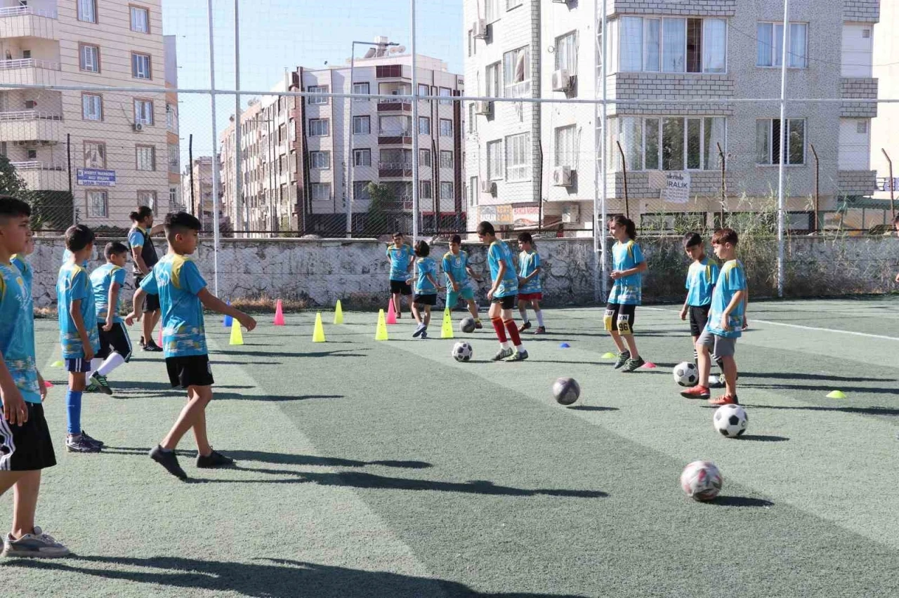 Haliliye Belediyesi’nin Futbol Okulu, Geleceğin Yıldız Sporcularını Yetiştiriyor