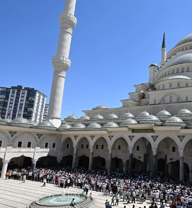 Hamas Siyasi Büro Başkanı Heniyye İçin Gıyabi Cenaze Namazı Kılındı