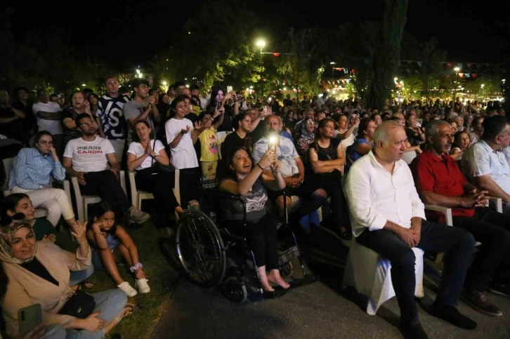 Hemşeri Dernekleri Festivali’nde İhsan Güvenç Rüzgarı Esti