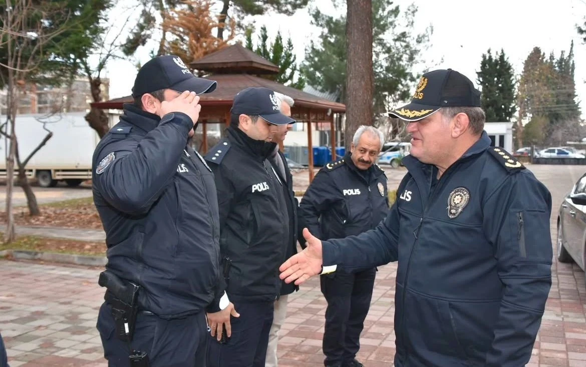 İl Emniyet Müdürü Alper Uzman, Yeşilyurt Polis Merkezinde İncelemelerde Bulundu