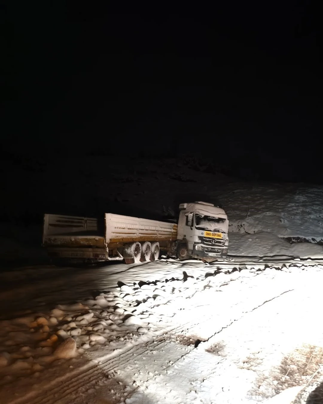 Kar Esareti Şırnak Yolu Kapandı