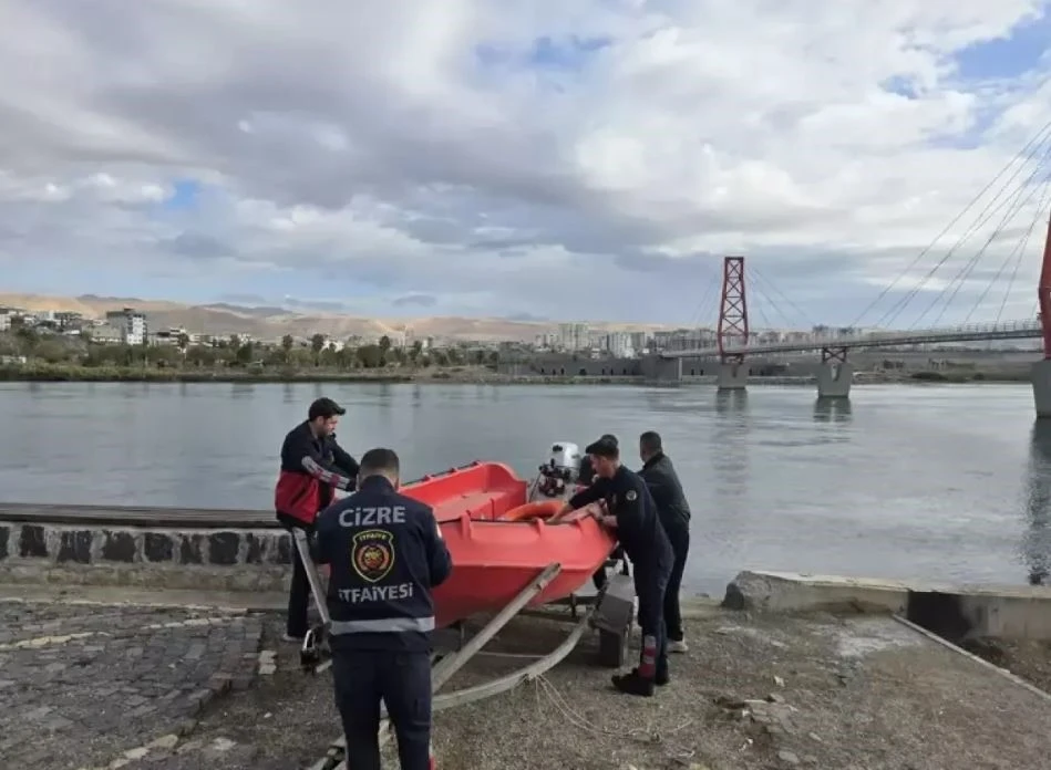 Kaybolan Genç İçin Dicle Nehri’nde Arama Çalışmaları Sürüyor